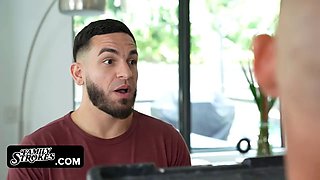 Fortunate young stud screws big titted latin aunty while her spouse is not witnessing