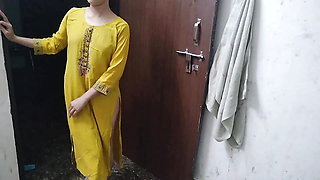 Step sister ko kapde utaar ke choda