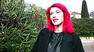 Oney, 23, welcomes us to her home in Aix-en-Provence to try... anal! - Jacquie et Michel TV