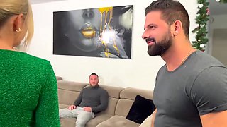 Apolonia does not want to wait - Jacquie et Michel TV