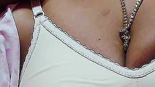 Desi Mohini Bhabhi Hot Romance with Desi Boy.