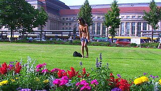 Brunette Amateur Sucks Stranger In Public Cash Stunt