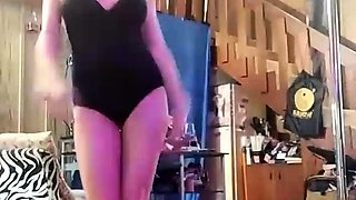 Close up amateur beauty uses her toy to masturbates
