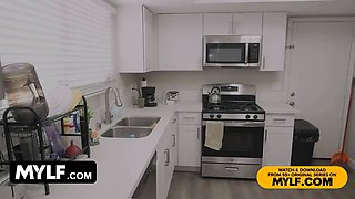 Fellating hot red haired cougar wife cheats with a random handyman - momdrips by mylf