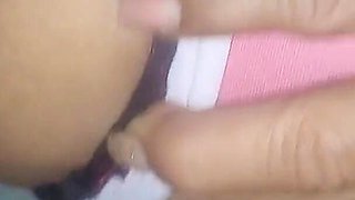 Jovem MILF Exibi O Cuzinho Apertado, Ate Que O Comedor Nao Resistiu Quando Ela Preparou Com Lubrificante