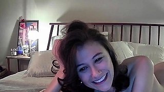 Amateur Webcam Teen Flashes Masturbates