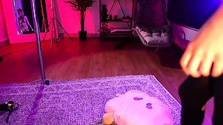 Blonde teen Sierras first erotic masturbation video