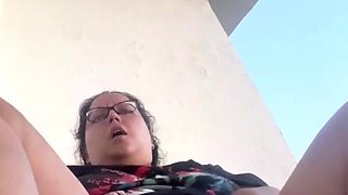 WildEnglishBBW rubbing my cilt fingeirng my pussy & ass on my balcony