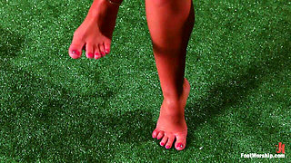 Feet That Dance to Elmer's Tune: Jenna Presley