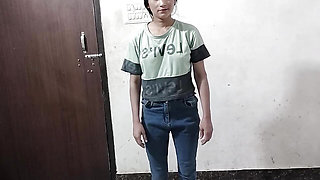 Malik ne meri chuchi daba daba kar chod diya