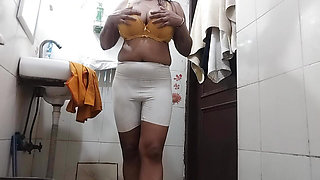 Mona Aunty made sexy video for boyfriend in bathroom