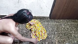 Dever ne bhabhi ko nanga kar ke holi khela