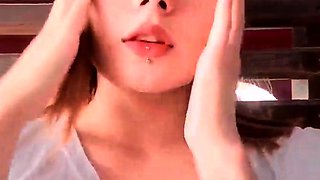 Babe With Big Boobs Masturbates