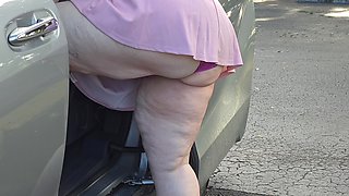 Big Fat Juicy Ass Plump White BBW Doctor Step in Car and Got Caught by Stranger - SSBBW