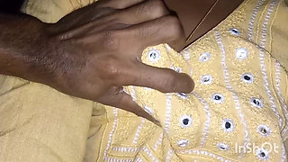 Girlfriend Divided Her Ass and Pussy and Gave It to the First Day of the Ass.