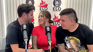 Entrevista con Elo Podcast termina en una mamada y mucho spunk - Sara Ash-Blonde - Elo Picante
