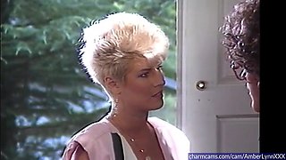 Chat with AmberLynn Open Interactive