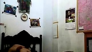Indonesian Babe Orgasms on Fucking Machine