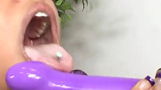 Sexy lesbian latina is pleasuring her ebony gf's pussy