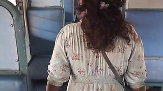 🥵INDIAN TRAIN Hot Indian Nabour Girl Sucking Dick So Good And Recieve Warm Cum In Mouth