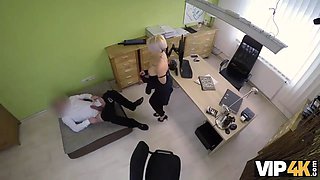 Vip4k. sexe pour de largent est la opportunity qui rend la fille heureuse et riche