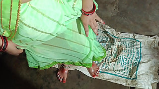 Sasur bahu bathroom sex bahu pissing in bathroom