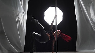 Goddess Renata Fox Dances Mesmerizingly on the Pylon
