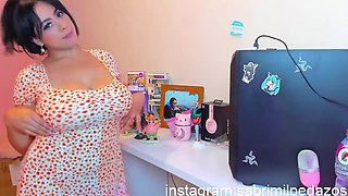 Spic babe shakes her big boobs