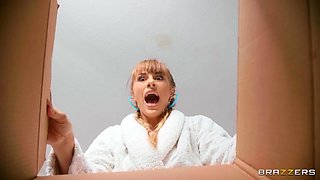 Atypical Delivery With Small Hands, Angel Youngs - Brazzers