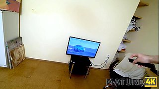 Rent Apartment Is Good Place For Sex With Such A Mature Charmer