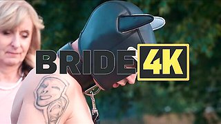 Pure queen - sex in public action - Bride 4K