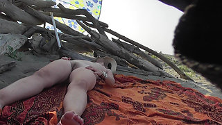 Pussy Flash! My French Teacher MissCreamy Masturbates on Beach & Help Her!