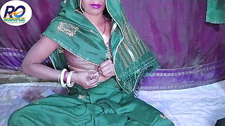 India Desi housewife green saree blouse me chudai hindi doggy style mein and boob press