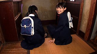 Kinky asian teens goes lesbian