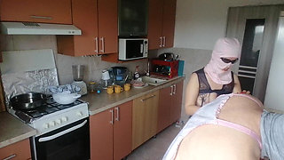 Hot amateur couple having fun in the kitchen. Sexy mom has breakfast in the bedroom, hairy pussy, big tits, big ass.