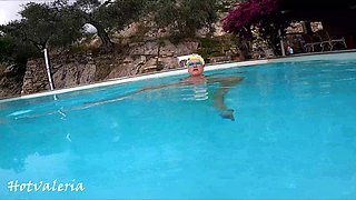 Dildo Fuck in the Swimming Pool