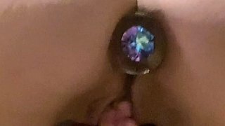 Amateur brunette chick toying her ass and pussy on webcam