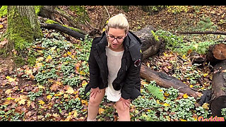 Extremely Horny MILF Cunt Squirts Outdoors