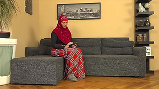 A woman in a hijab stole the savings and has to pay with her pussy