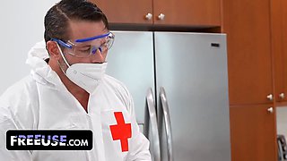 Freeuse - aria banks sucks the jizz out of Selina Bentz’ pussy