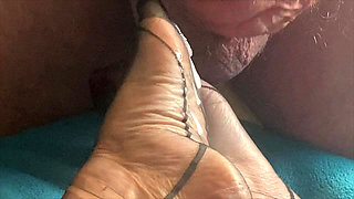 Mrs Mature Feet Getting Special Cream on Her Ff Nylons