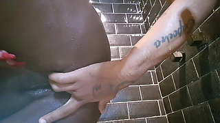 Brazilian Big Ass Fucking Her Lover in the Hot Tub at the Motel