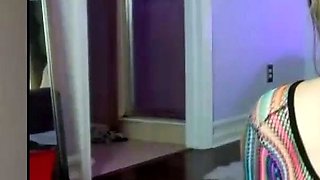 Small Tit Babe Fucking Machine On Webcam