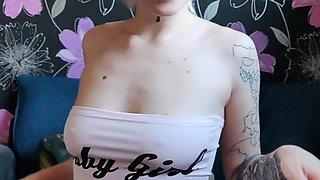 Hot amateur blonde pregnant toying her pussy solo