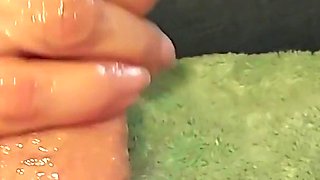 Omg!!! Old Grandma Gives Handjob While Playing Mobile Game