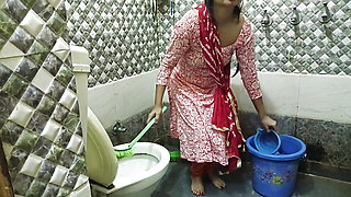 Indian Hot Mokrani Ki Chudai Malkin Se In Washroom