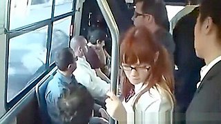 Horny girl fingerfucked to orgasm on bus
