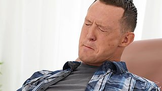 Hung trannie horny anal movie