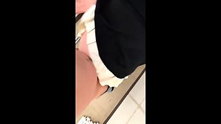 学校が休みの日に待ち合わせをして誰もいな