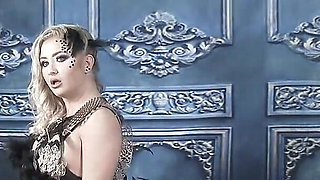 Cayla Lyons - 394 - Photoshoot Backstage